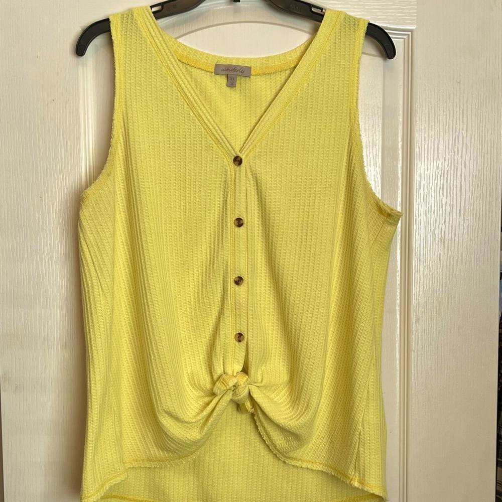 Sleeveless button down tie front top. Waffle weave - size XL